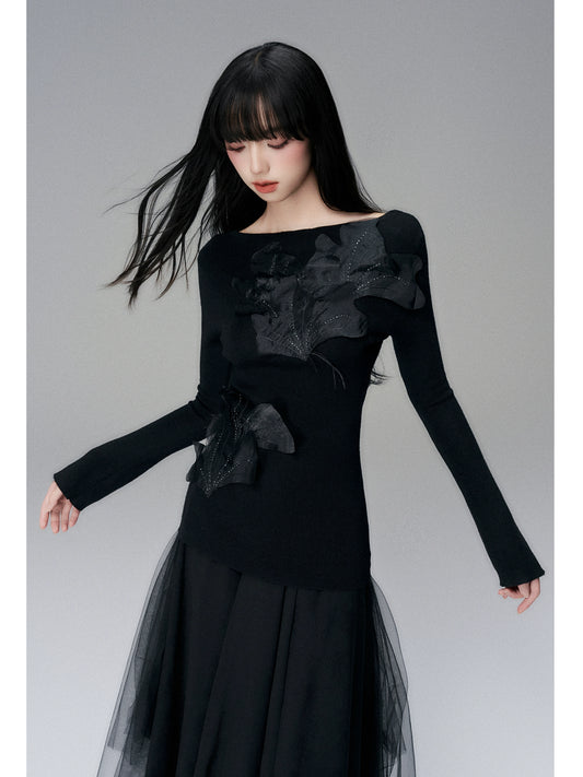 Straight-Neck Embroidered Floral Knit Top (Autumn Collection)