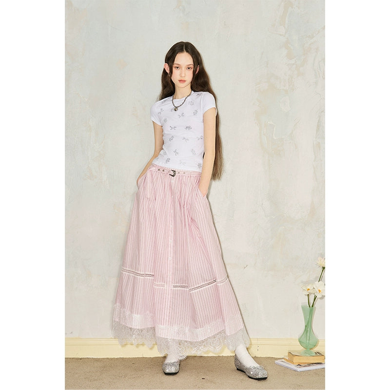 تنورة دانتيل مجوفة عتيقة