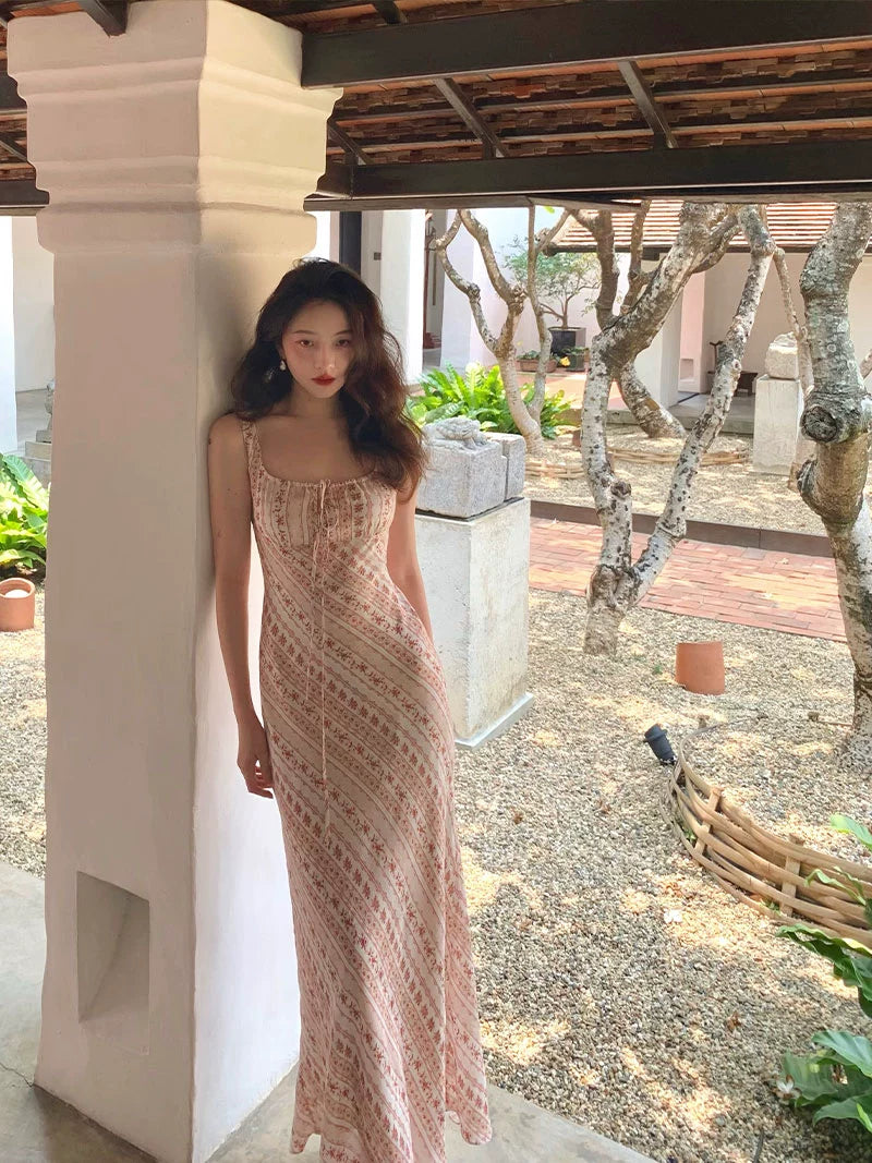 الرجعية فستان ذيل السمكة الأزهار الحمالة