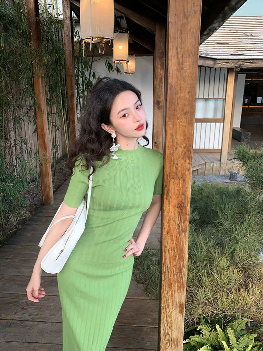 Knit Slim Top & High-Waist Skirt Set