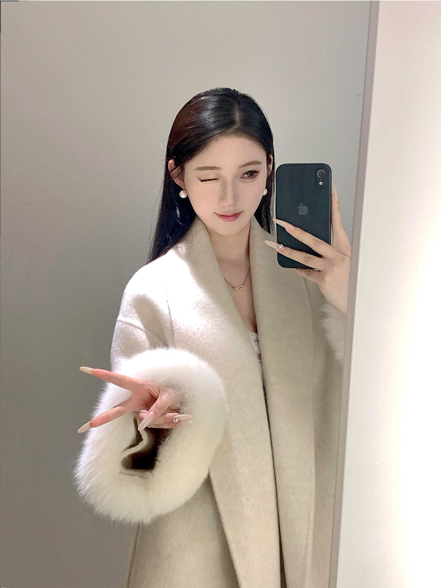 Petite Reversible Cashmere Coat – Stylish Fox Fur-Trimmed Celebrity Jacket