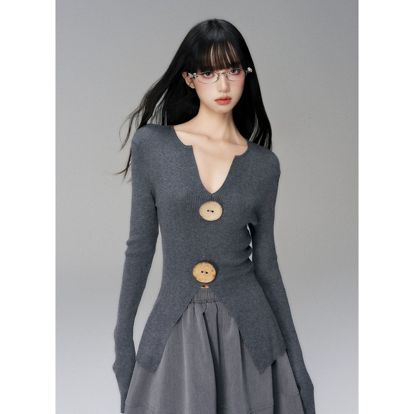 Big Button V-Neck Knitted Sweater Top (High-End Niche Design)