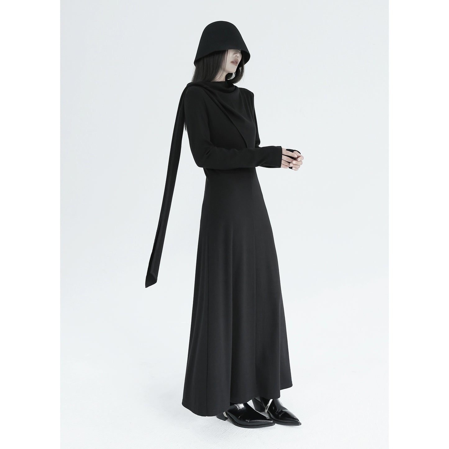 Solid Color High-Neck Knit Dress with Scarf Two-Wear Option