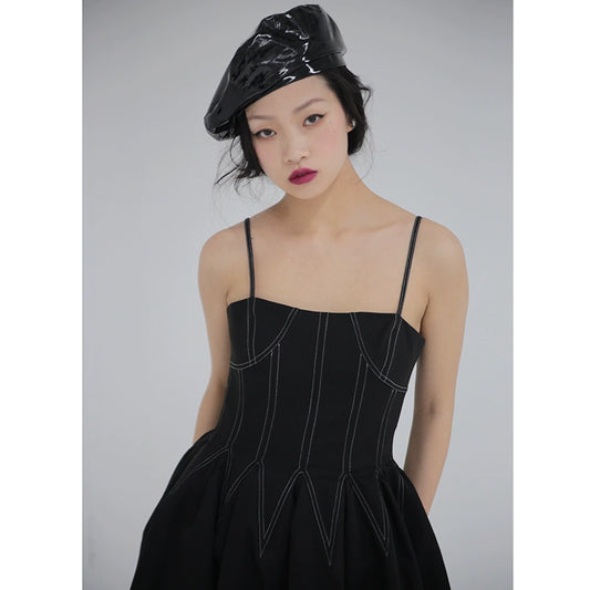 Черное платье с поясом в стиле деконструкции Q258