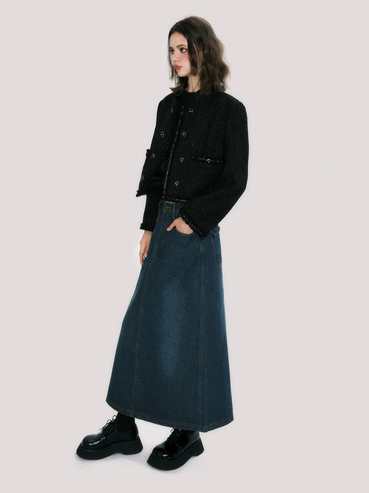 Abrigo corto con cuello dorado negro de Sassy Miss