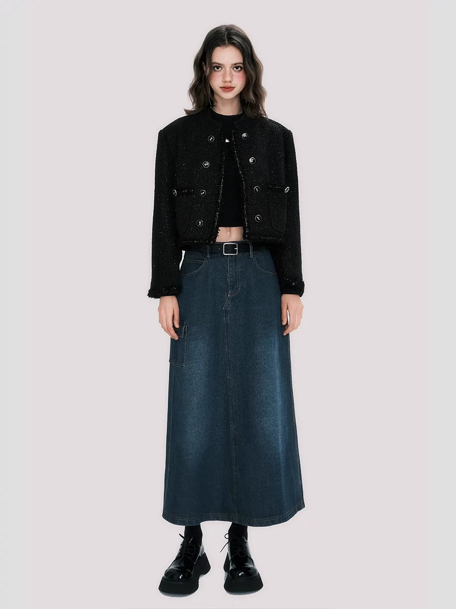 Abrigo corto con cuello dorado negro de Sassy Miss