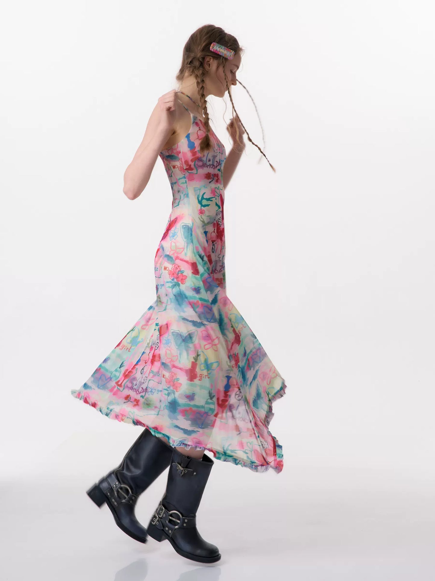 Jupe à bretelles à imprimé papillon | Conception d'été irrégulière avec graffitis