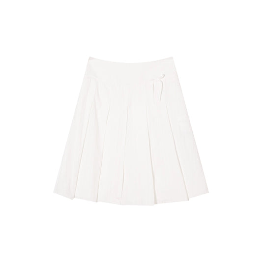 After Class Look: Sleeveless Halterneck Shirt & Striped A-Line Skirt