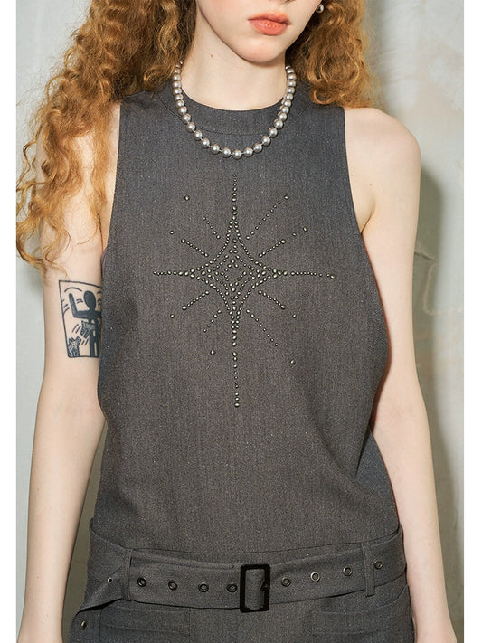 فستان من القماش اللامع بدون ظهر