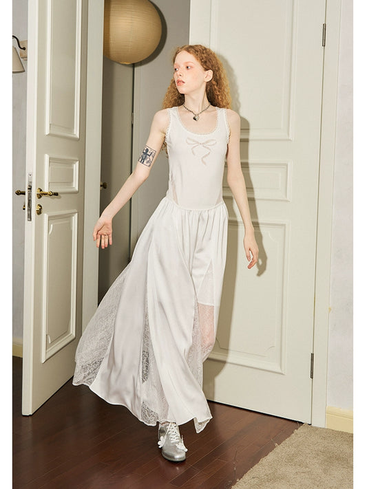 فستان مطرز بفيونكة من الدانتيل