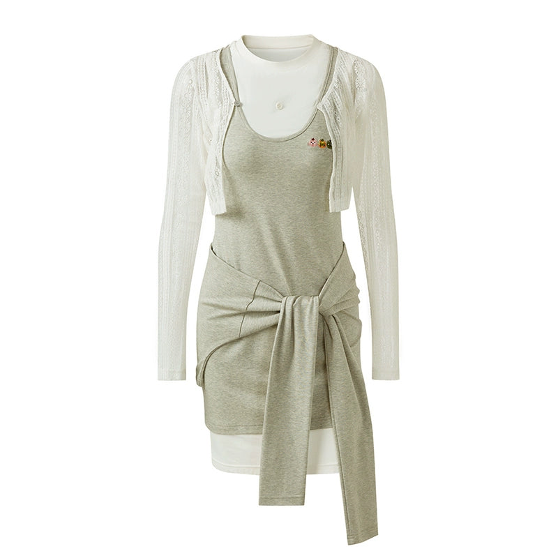 فستان نحيل مكون من ثلاث قطع