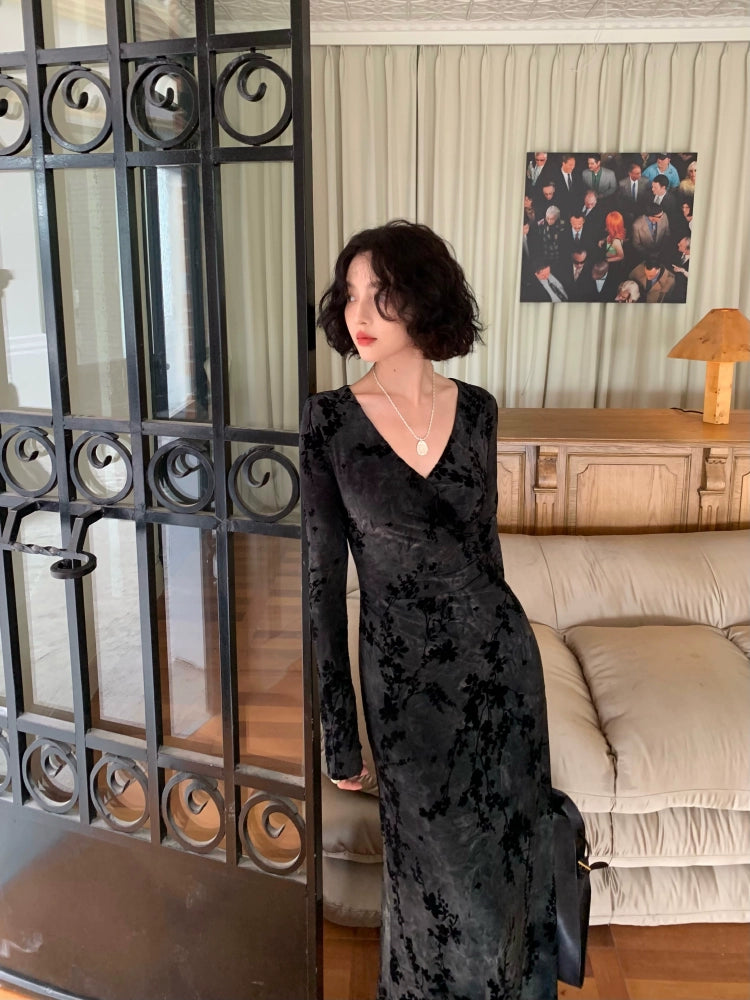 Dark Fragrance Floating Deep V-Neck Slim Printed Long Dress – Elegant Silhouette
