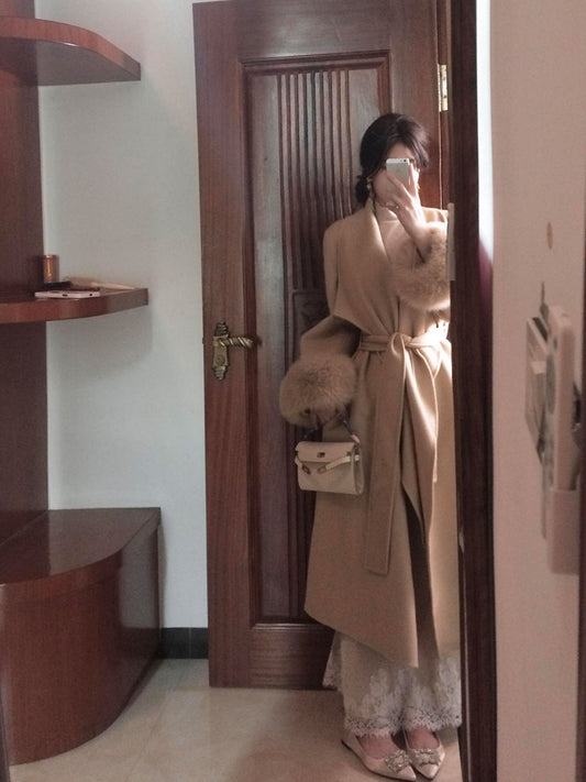 Reversible Cashmere Coat – Stylish Mid-Length Woolen Coat with Fox Fur Cuffs