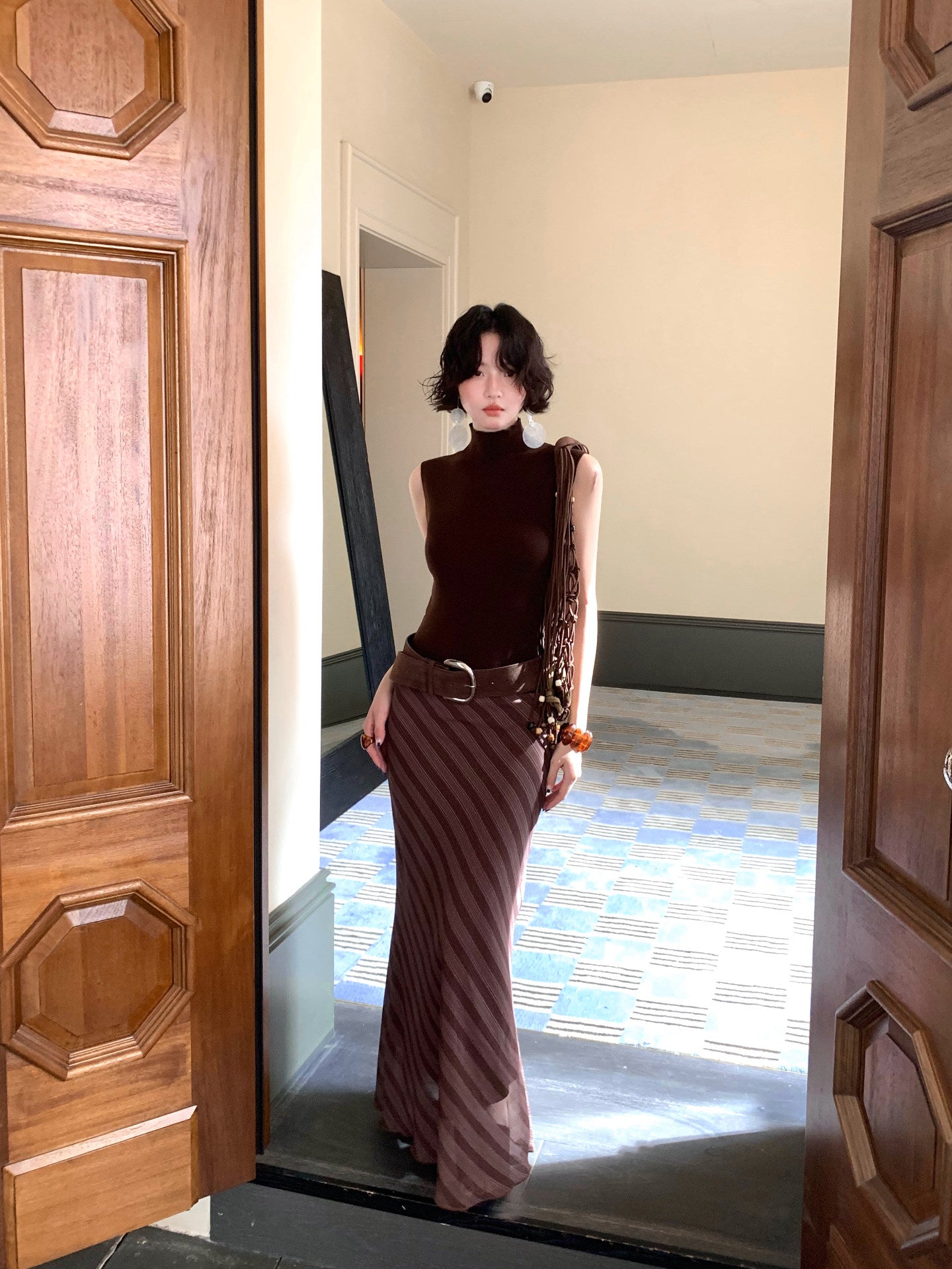 Whispers of the Earth Wool-Blend High-Neck Sleeveless Vest – Hong Kong Retro Autumn