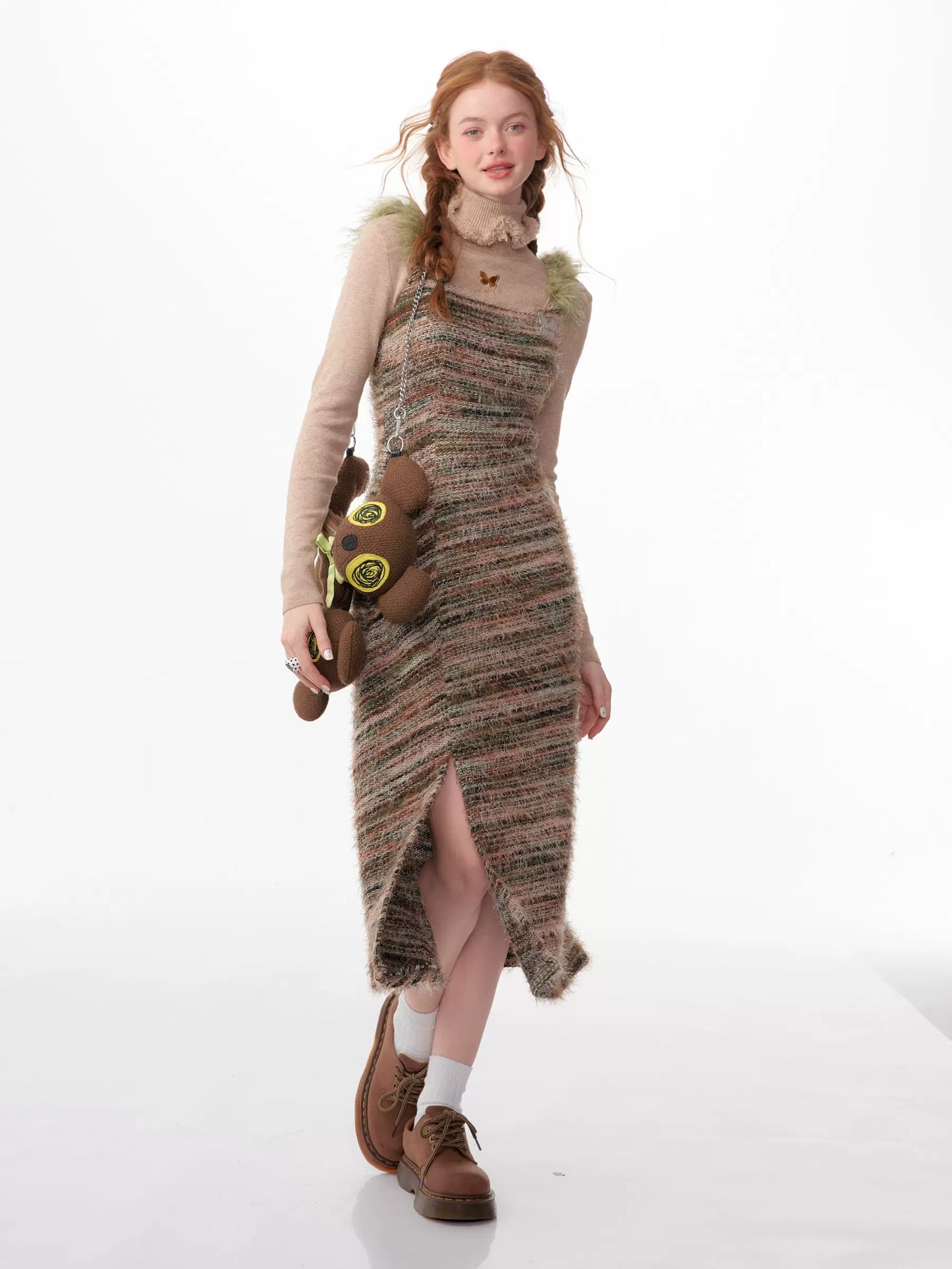 Abito in maglia slim fit a righe in peluche |. Stile con bretelle autunno/inverno