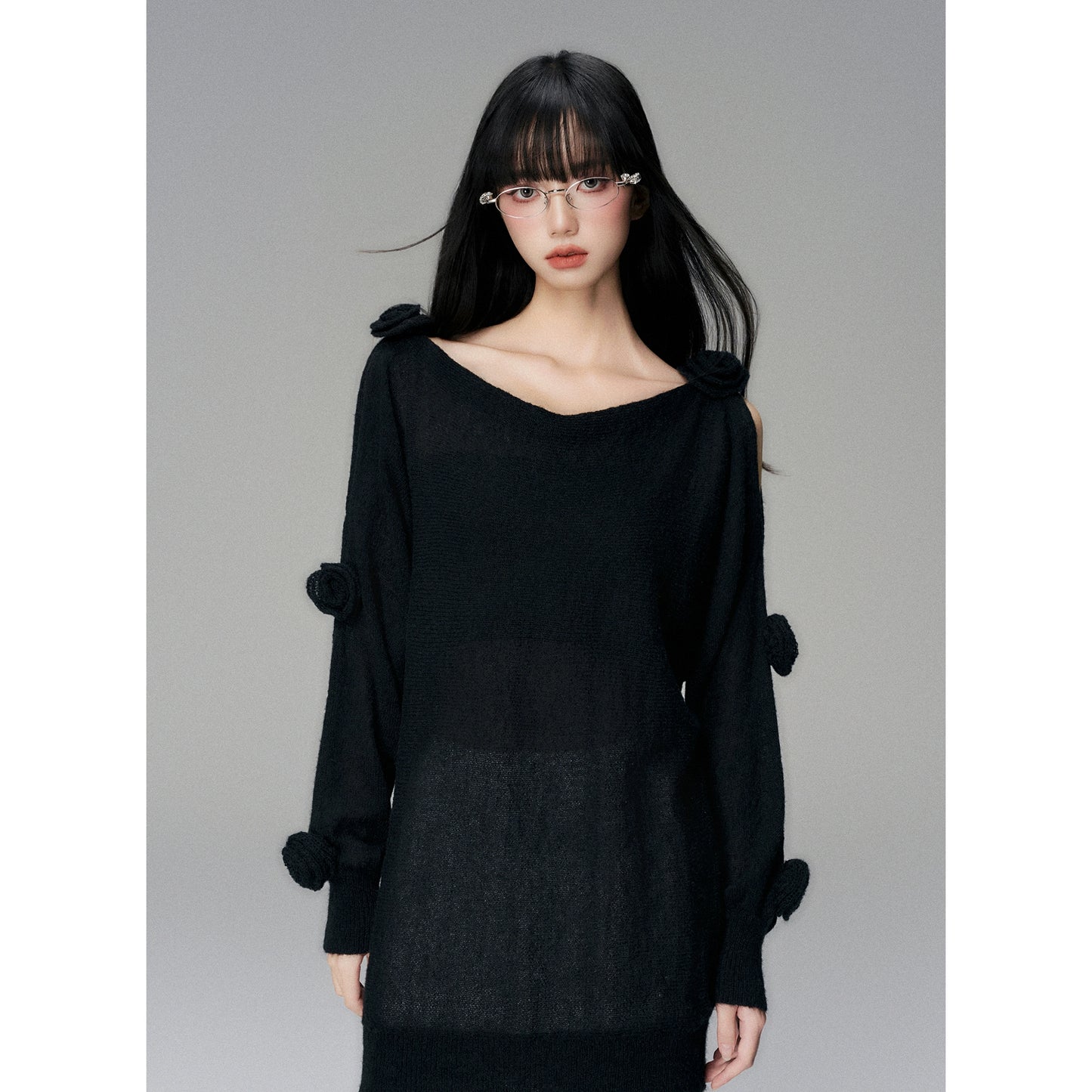 Three-Dimensional Flower Wool V-Neck Sweater (Semi-Transparent)