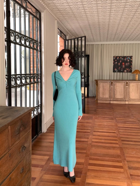 Peacock Terrace V-Neck Knitted Bottoming Dress – Retro Style