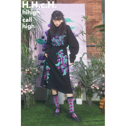 Chica japonesa: suéter de lana de patrón de uva