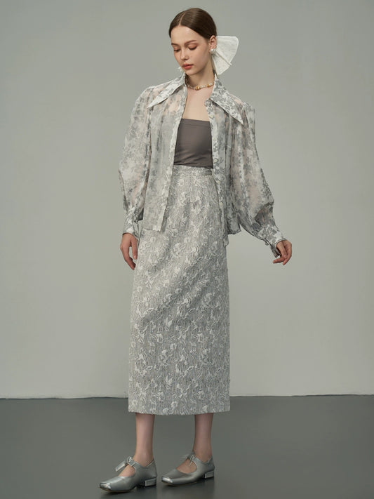 회색 엉덩이 랩 스커트