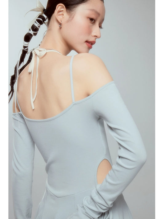 على النقيض من فستان حبال كتف واحد