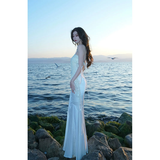 Белая обернутая юбка с рыбьем бедра