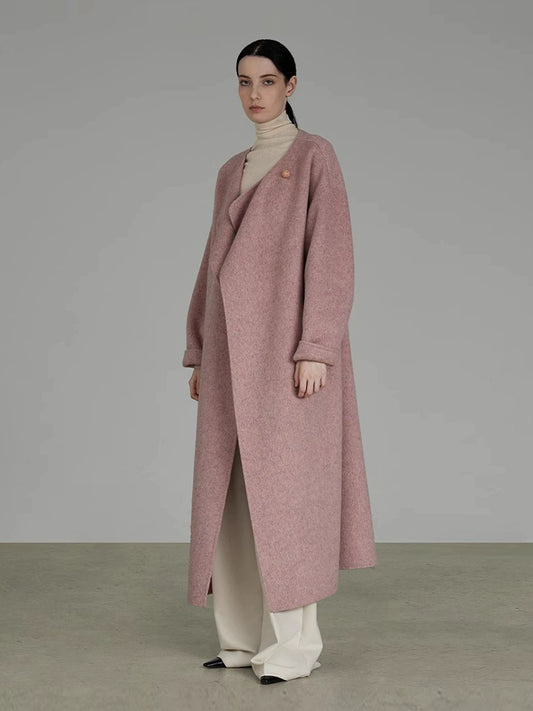 Cappotto in feltro di lana albaka a metà lunghezza