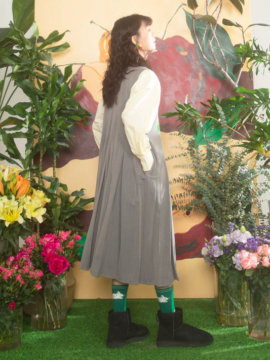 খরগোশ বছরের সূচিকর্ম মধ্য দৈর্ঘ্যের প্লেটড পোশাক