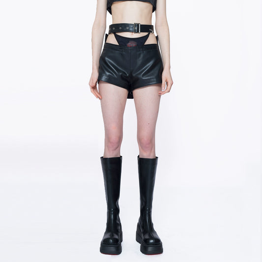 "자극"가죽 반바지