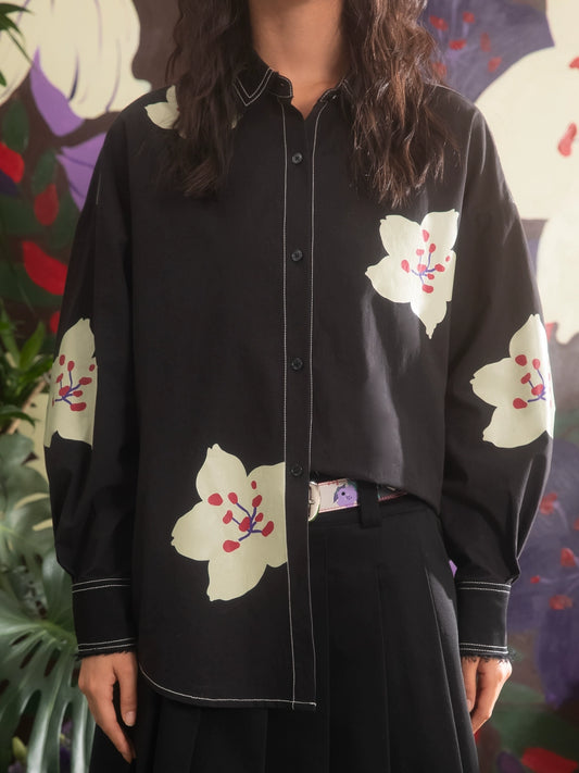 Patrón de Sakura: Top de camisa negra suelta