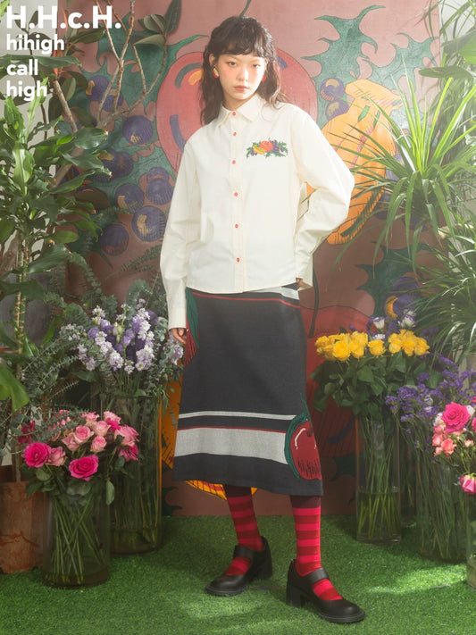 Beige bordado de frutas camisa de manga suelta