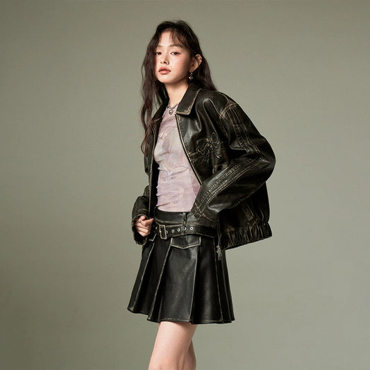 تمحى اللون القصيرة التي تم مطويها بالجلد الرجعية