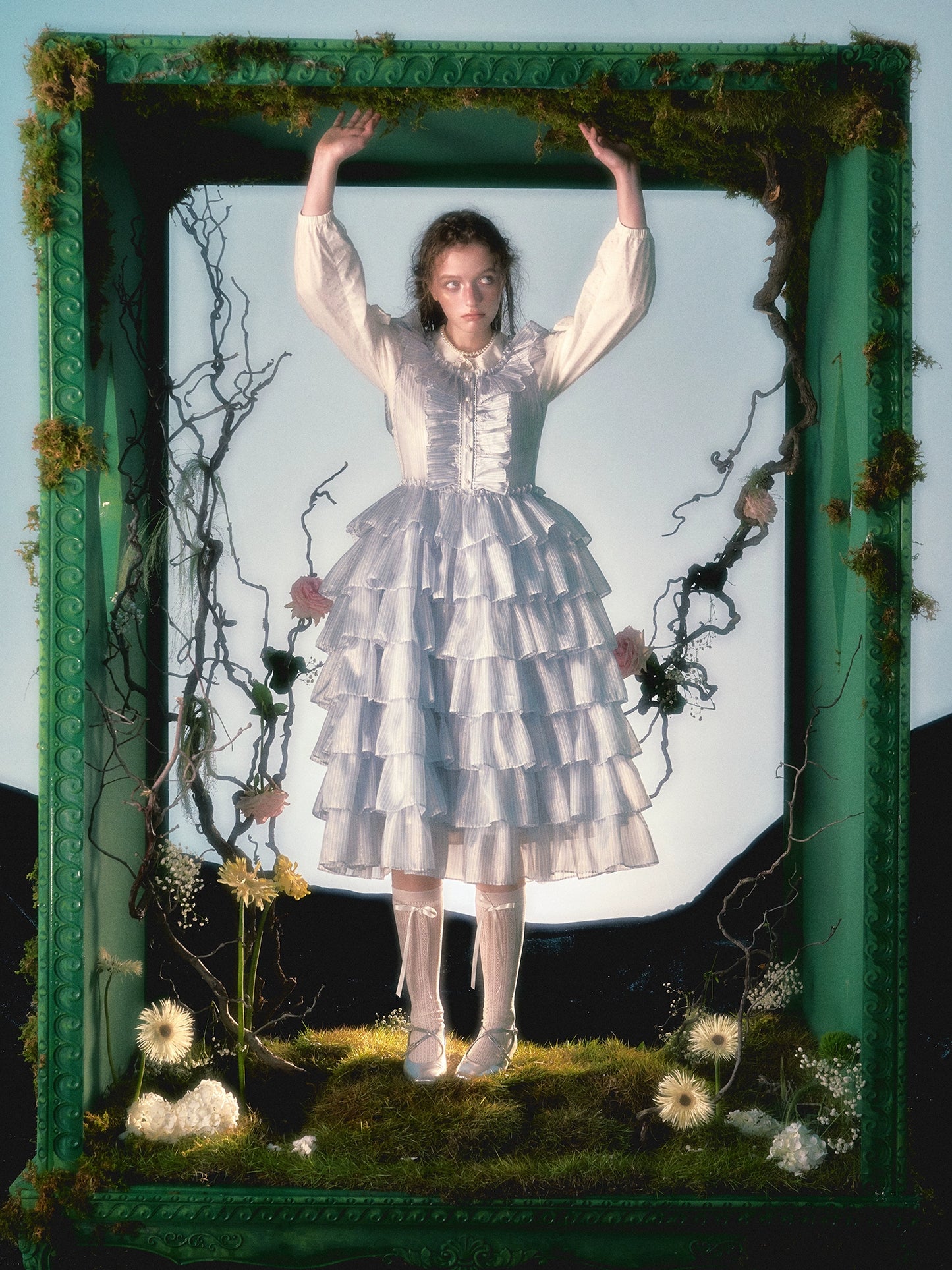 Diseño original Azul Blanco Raya vertical Cuello de encaje Falda larga de pastel Vestido sin mangas esponjoso