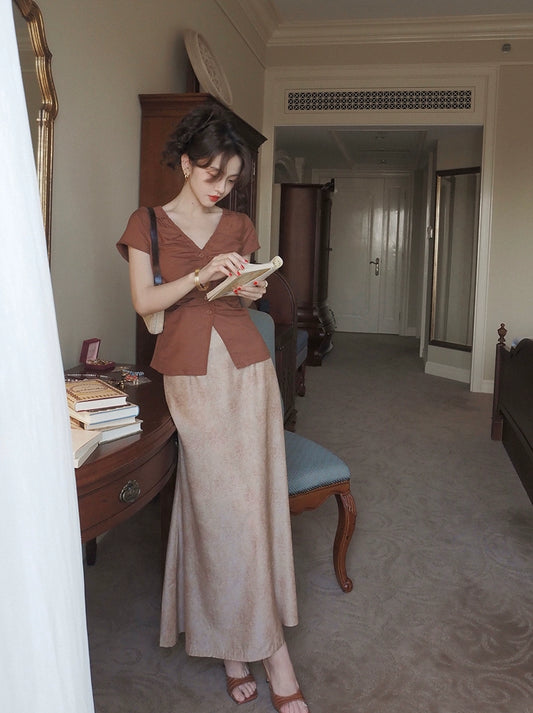 French Vintage: Pleated V-Neck High Sense Top