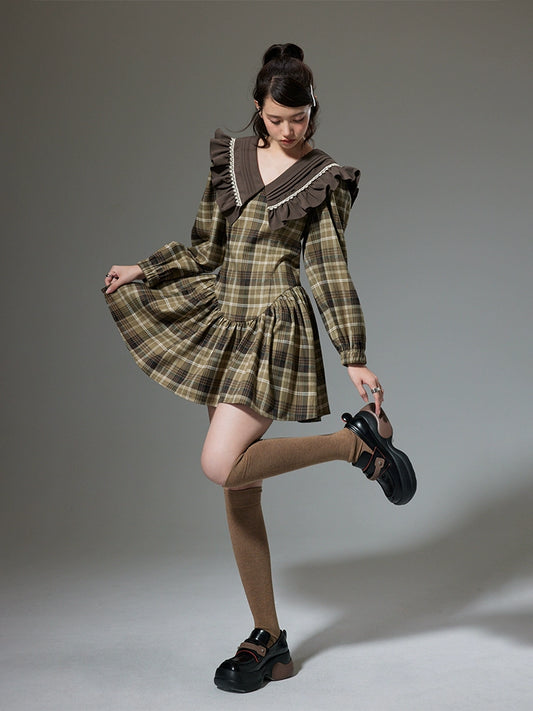 ثياب قصيرة للدمى -فستان قصير ضئيل