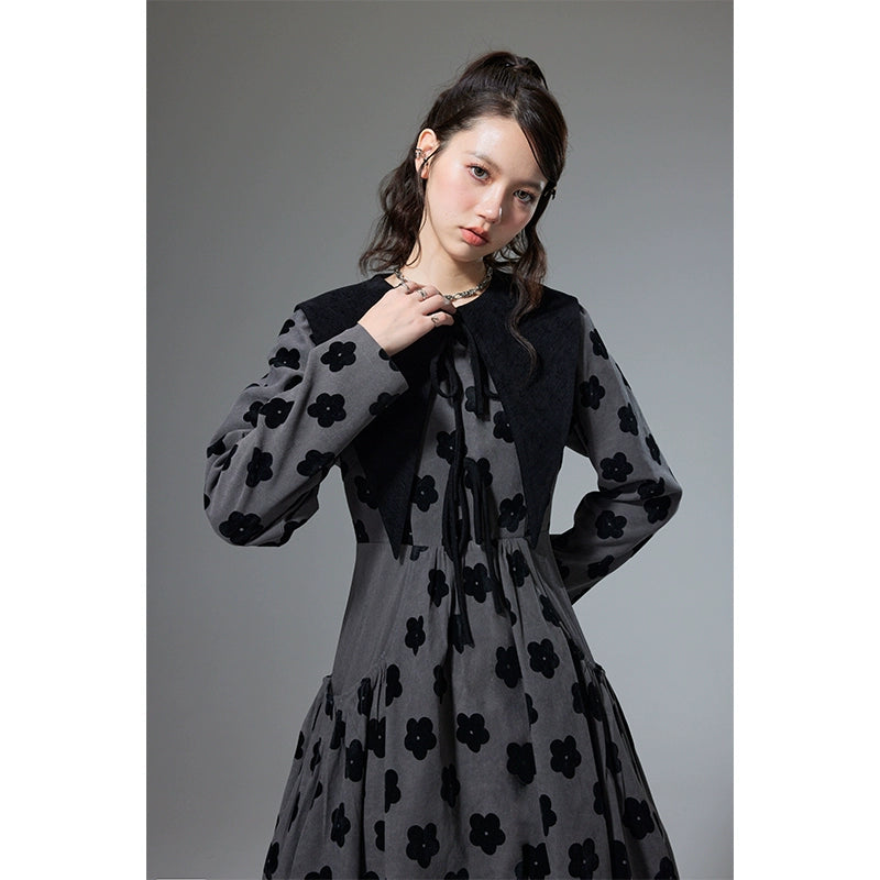 فليب ذوي الياقات الزهرية -فستان ملفوف