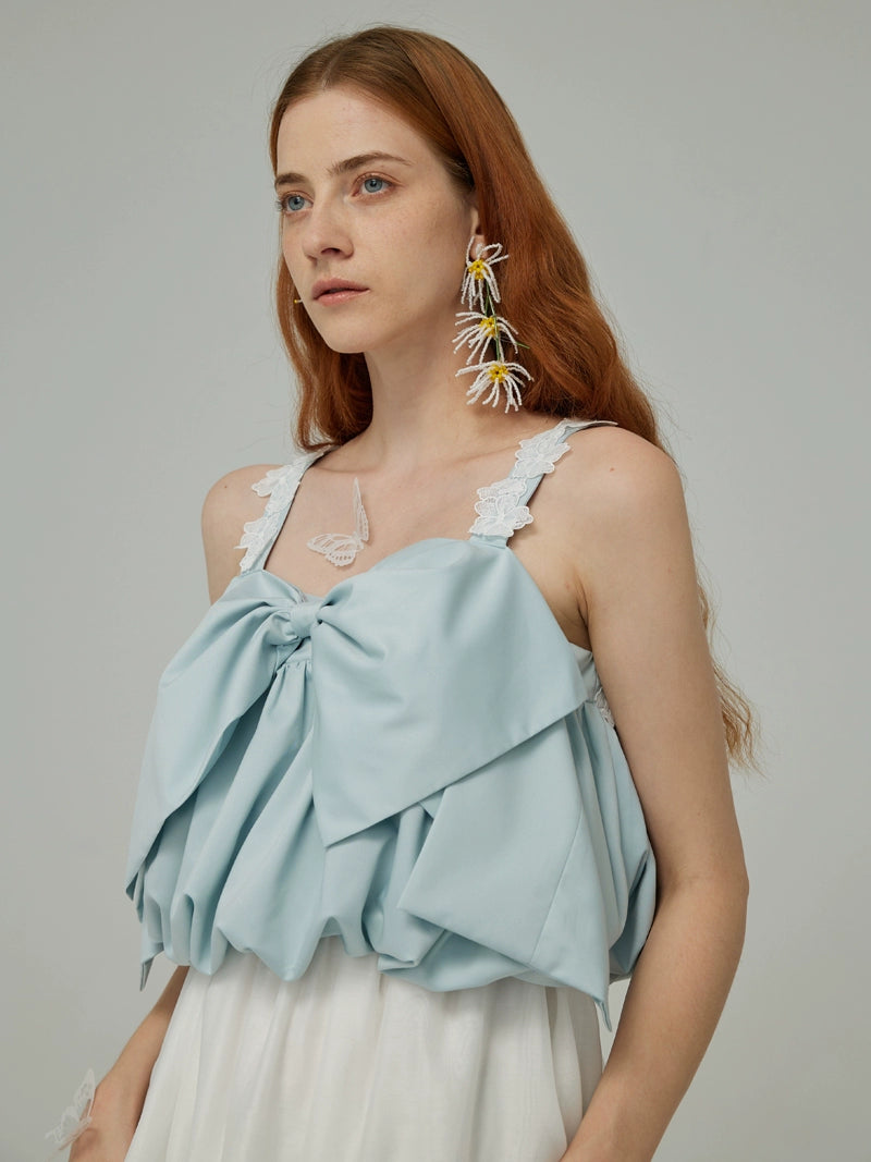 দুধ নীল লেইস ধনুকের উপরে