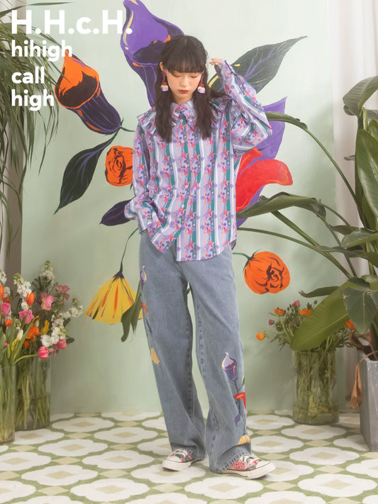 Peint à la main: pantalon en jean bleu lavage léger