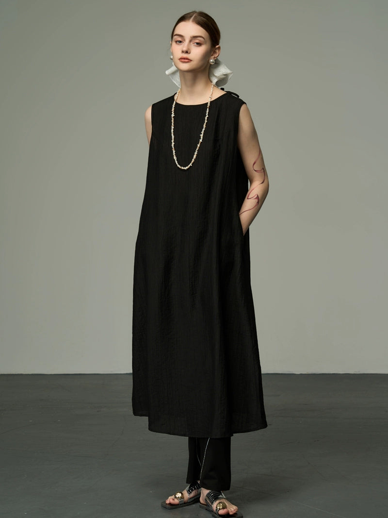slim fit dress slacks Solid Black Bodycon Knee-Length Dress flared at bottom main image 1