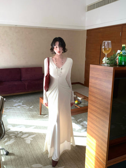 Moon White Light Waist-Tucked Knit Dress