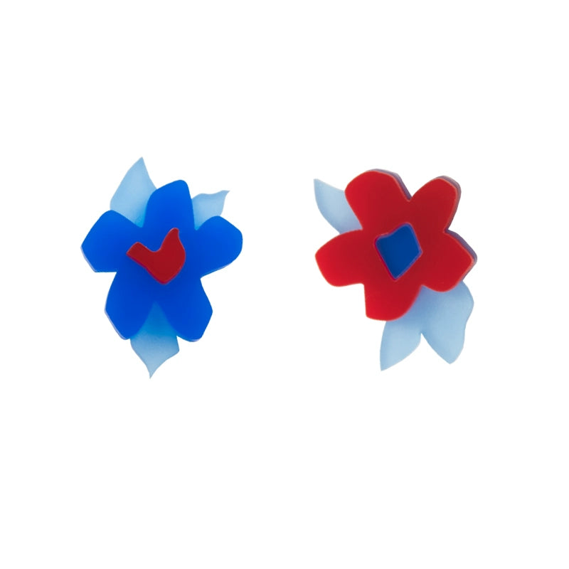 Японские асимметричные цветочные акриловые серьги