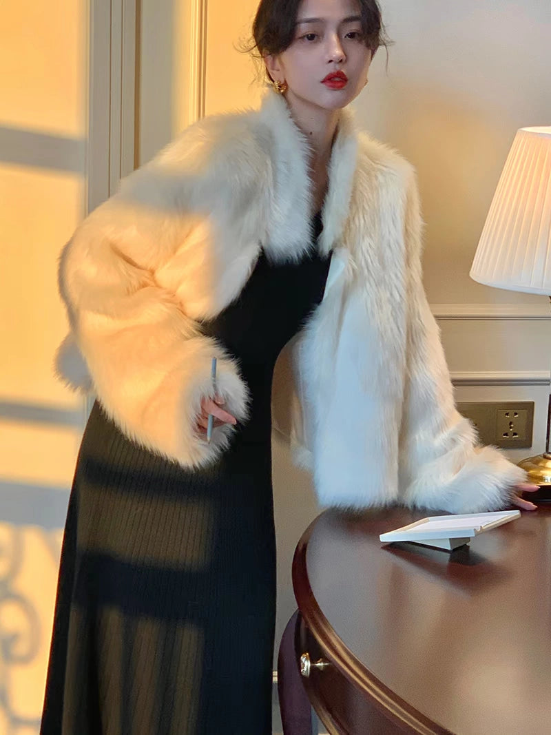 Short Faux-Fur Warm Jacket – Classic Cozy Retro Winter Style