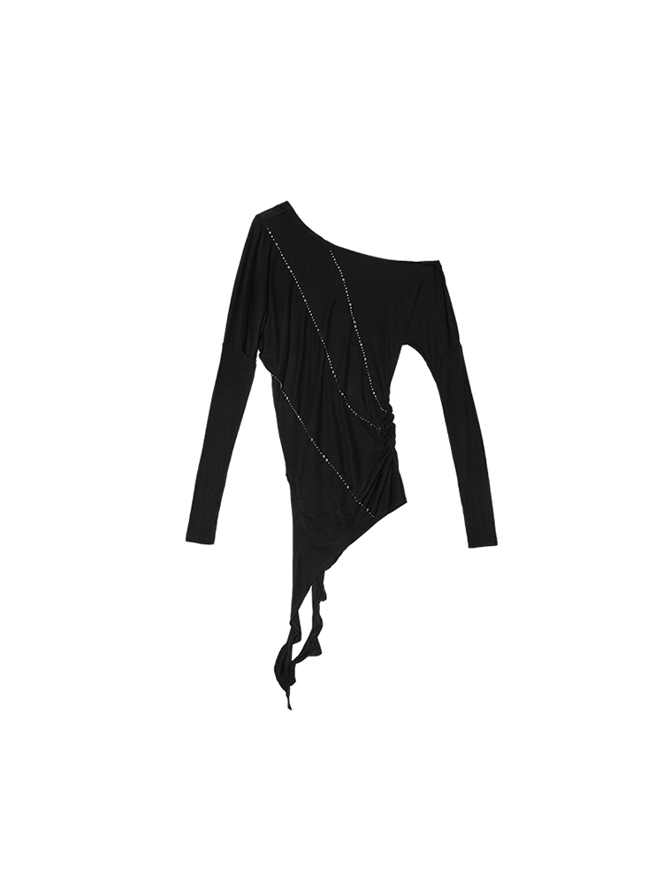 Rivet Slant-Shoulder Knit Top – Diamond Detail Irregular Style