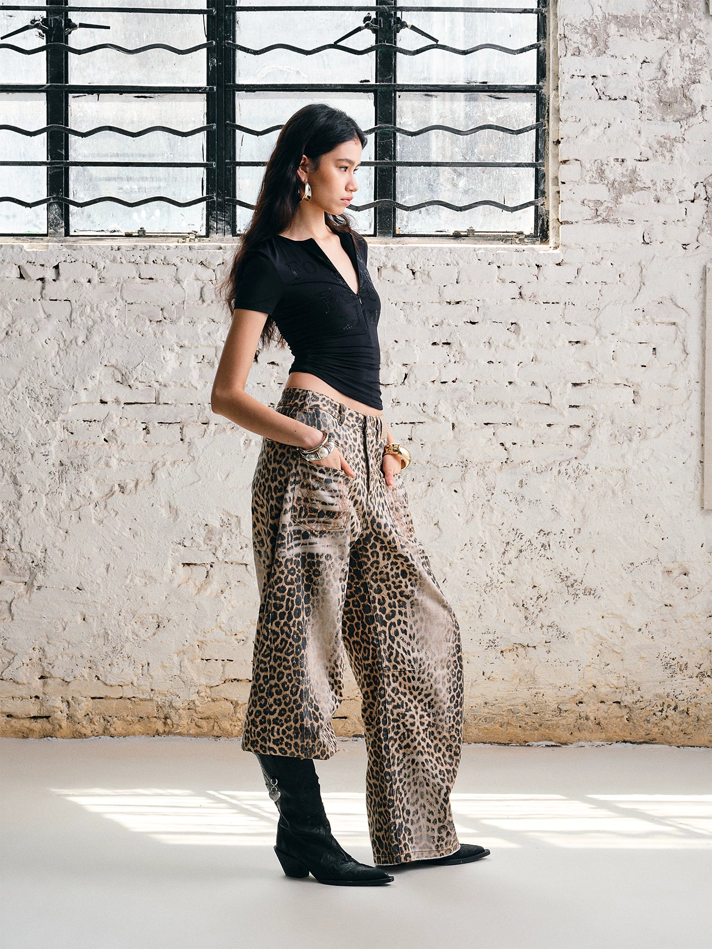 Vintage Leopard Print Wide-Leg Canvas Scimitar Pants – Low-Rise Mop Style