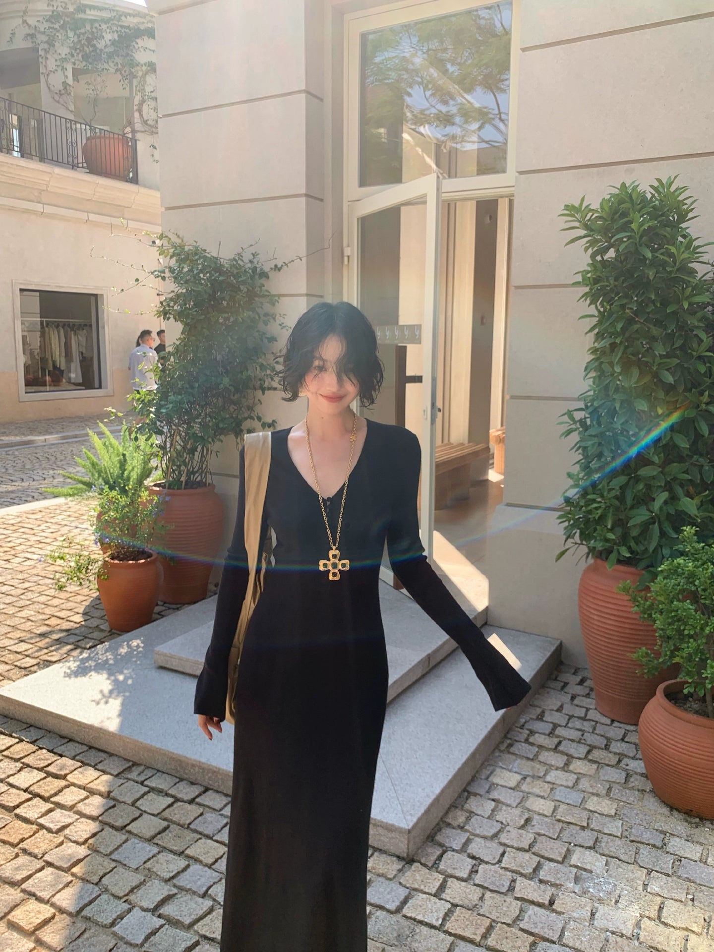 Wine Noon V-Neck Knit Long Dress – Retro Hong Kong Fall/Winter Collection 2025