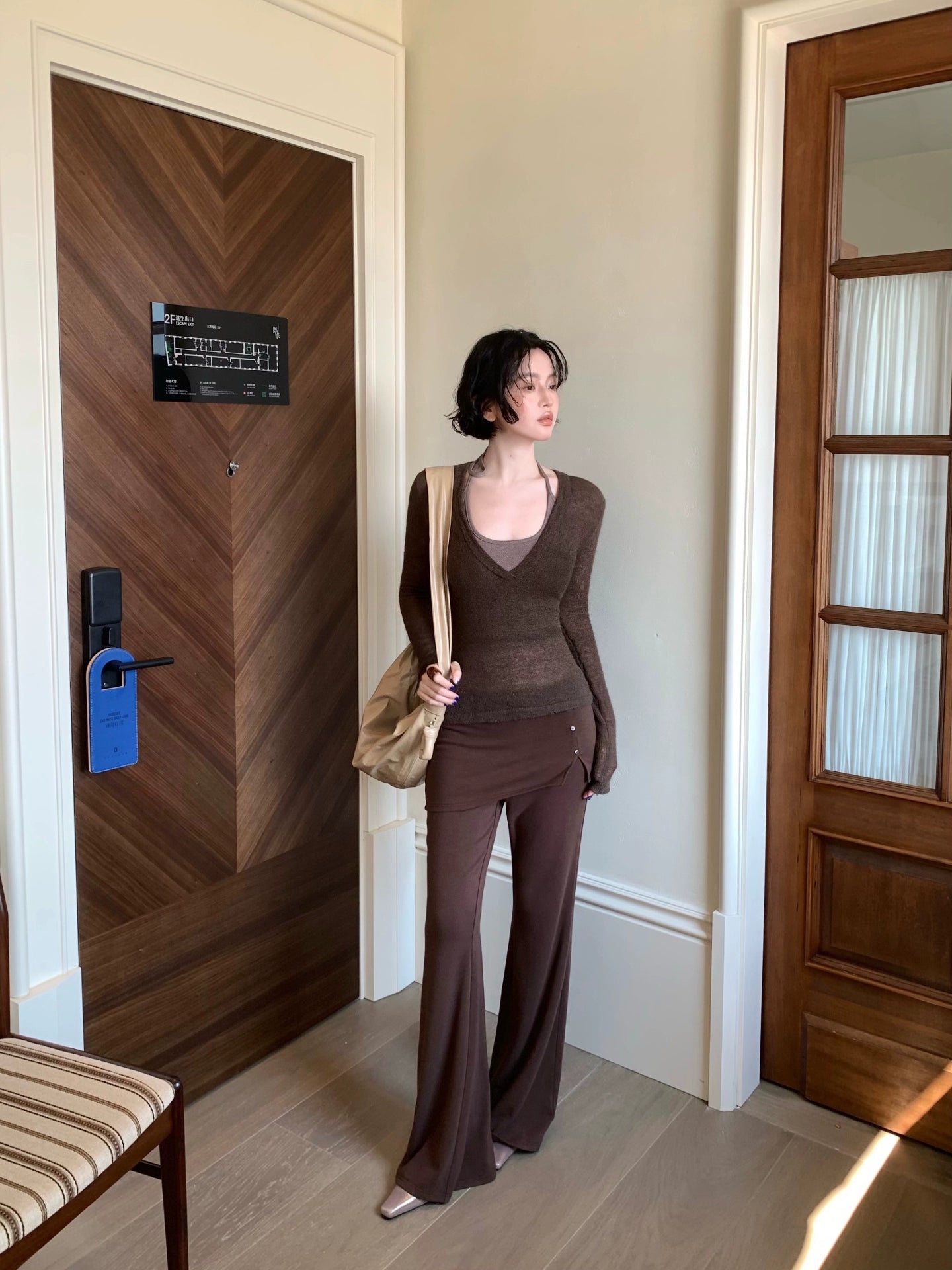 Warm Tea High-Waisted Slim Straight Trousers – Hong Kong Retro Autumn