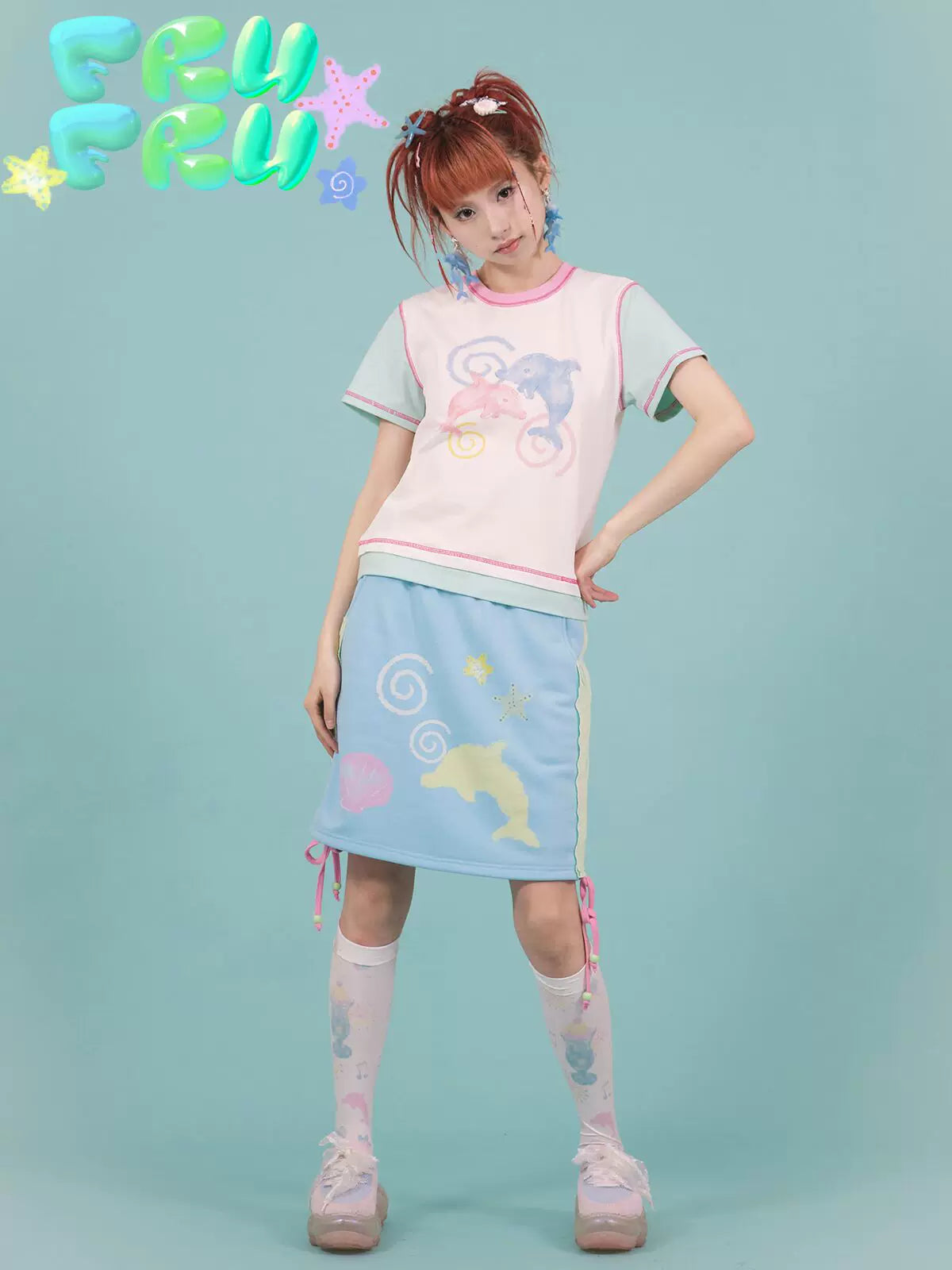 Gulu Store Original Cute Summer White and Blue Colorblock Dolphin Cropped Top with Cartoon Illustration Women's T-Shirt