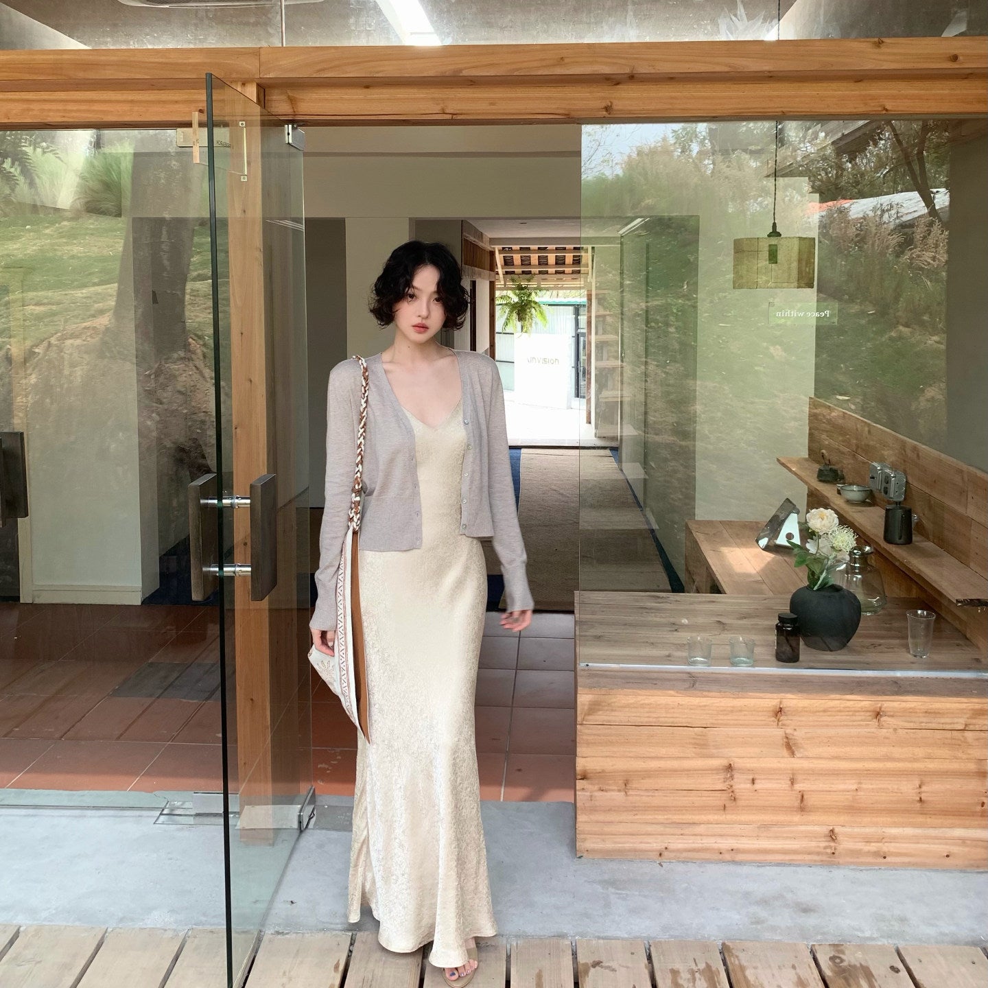 Tsubaki Rixu Cropped Knit Cardigan