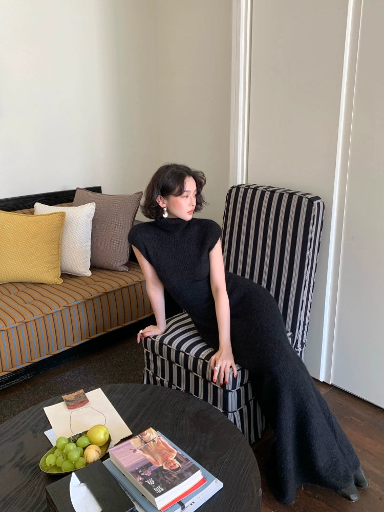 Warm Mohair Knit Sleeveless Base Dress – Hepburn High-Neck Style