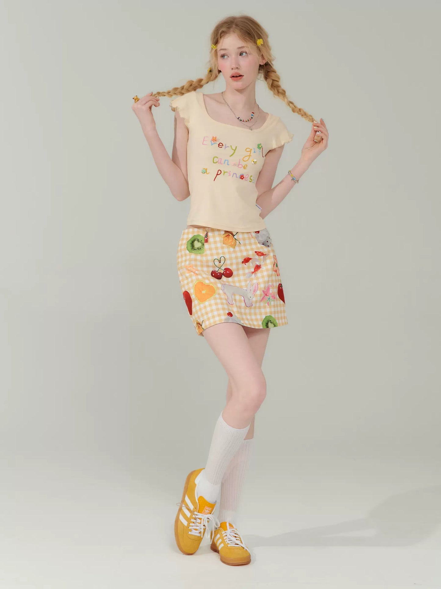 Falda corta con estampado de frutas Estilo de verano ajustado de cintura alta amarillo retro |