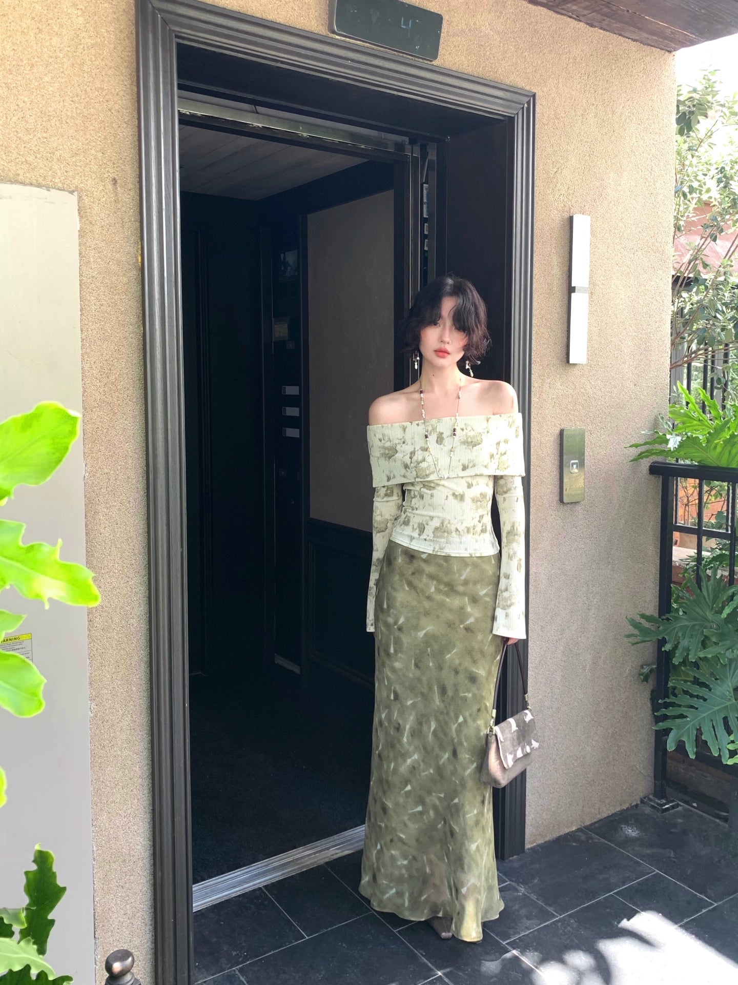 Golden Branches High-Waisted Fishtail Midi Skirt – Hong Kong Retro Autumn